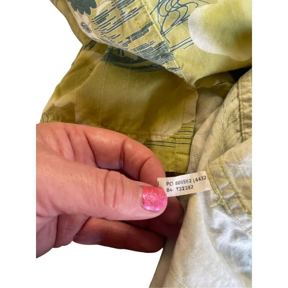 Tommy Bahama Men's Green Paradise Island Buttons Up Floral Shirt Size Medium